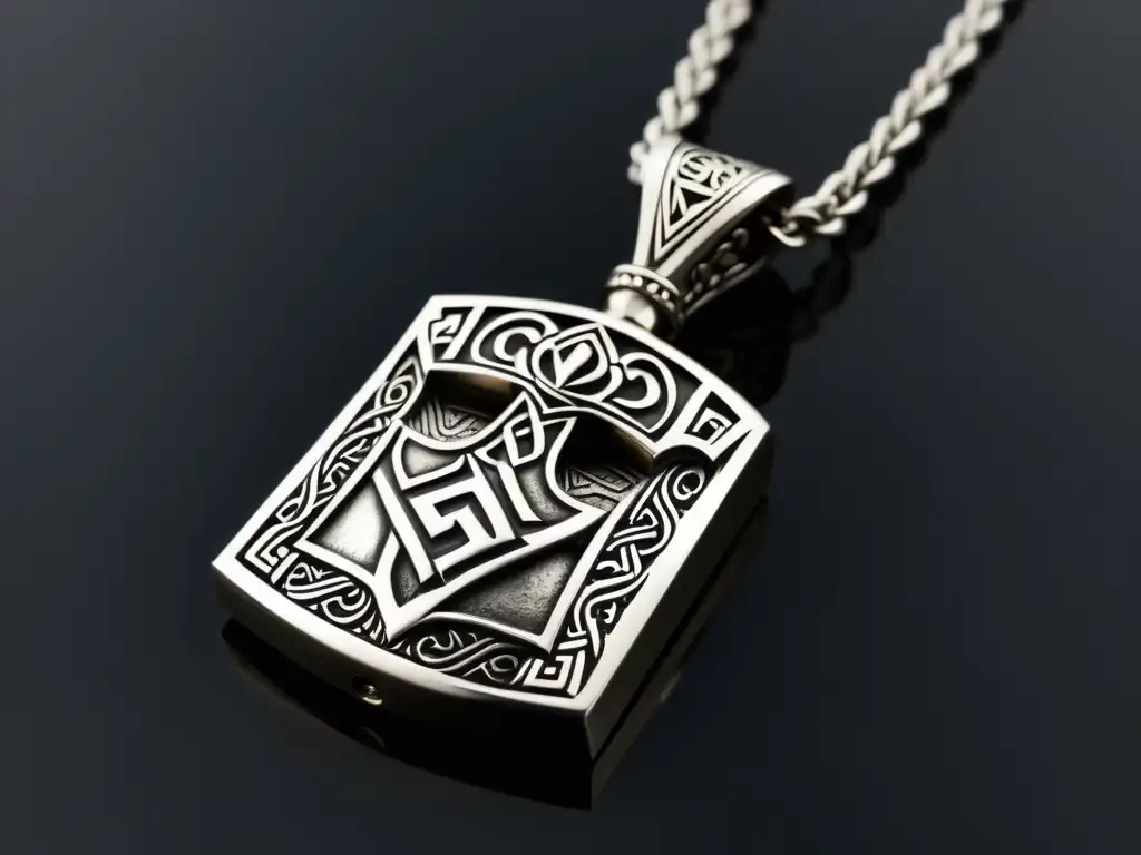 Una joyería vikinga contemporánea: un detallado colgante de plata en forma de Mjolnir, con nudos vikingos y runas, sobre fondo negro